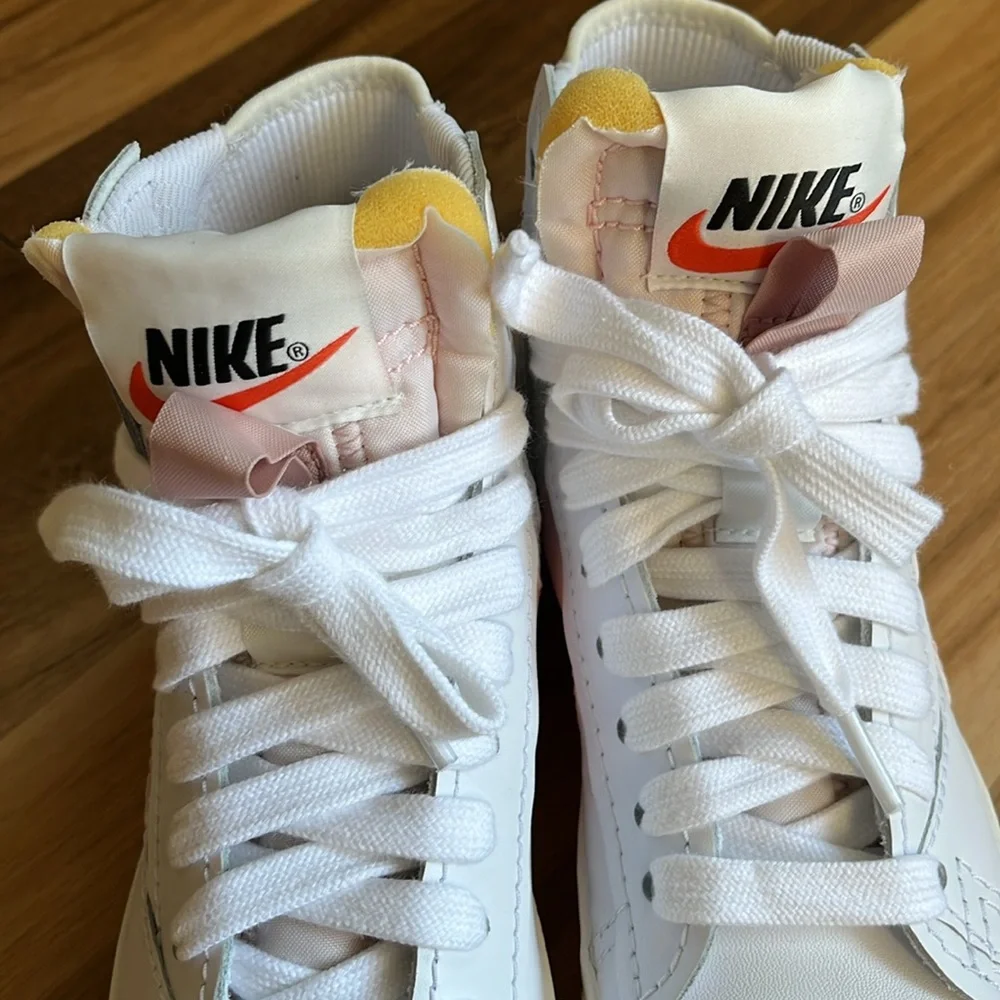 Nike Leather‎ High Top Pink And White NWOT Women’s US 8.5 UK 6
